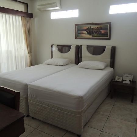 Rumah Polonia Guest House Jakarta Extérieur photo