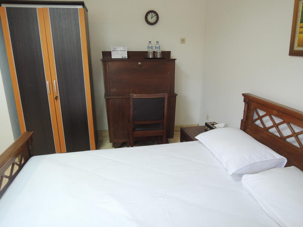 Rumah Polonia Guest House Jakarta Extérieur photo